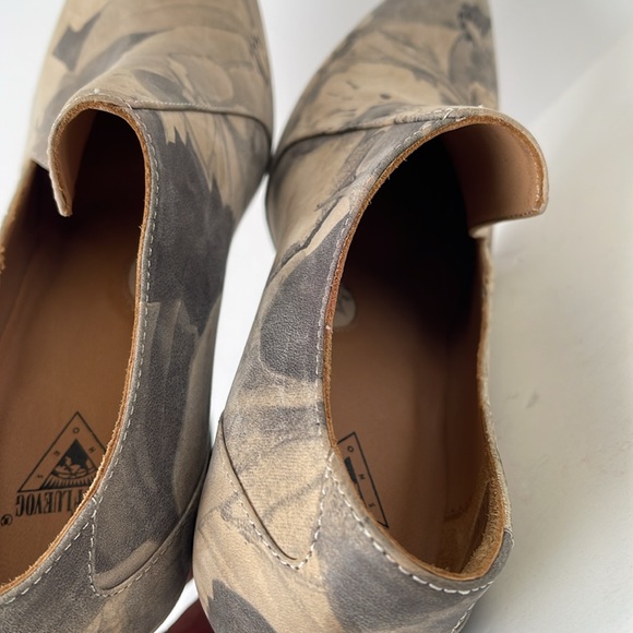 John Fluevog Vintage Floral Leather Booties Block Heel Size 7.5 Rare Art Deco - Picture 11 of 11